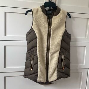 Athleta Olive Responsible Down Tundra Sherpa Puffer Vest